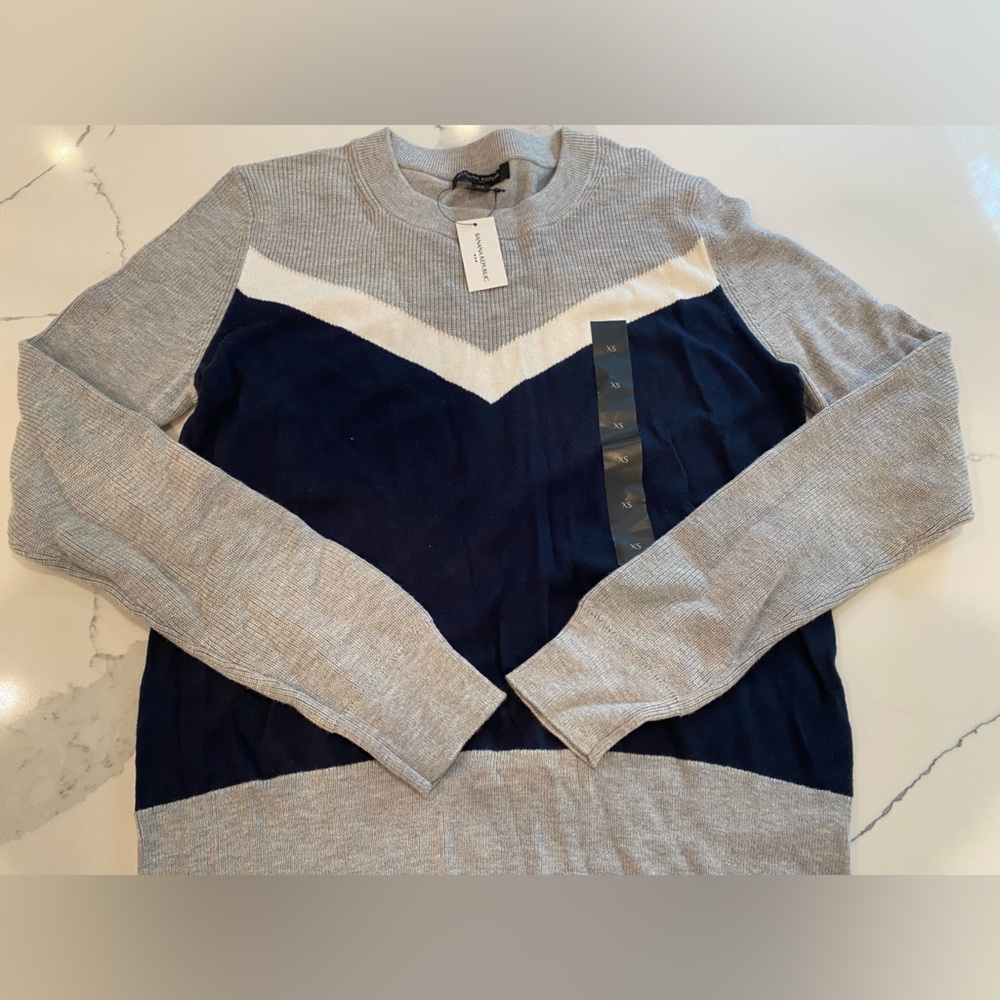 BANANA REPUBLIC knit sweater. Size: XS. Brand New with tags.